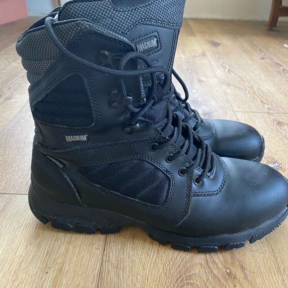 Magnum Black Outdoor Boots